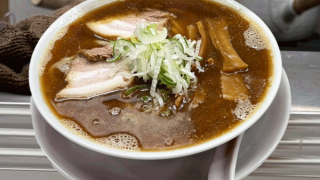 蒲田の中華そばきくたにで提供される魚介系スープの中華そば